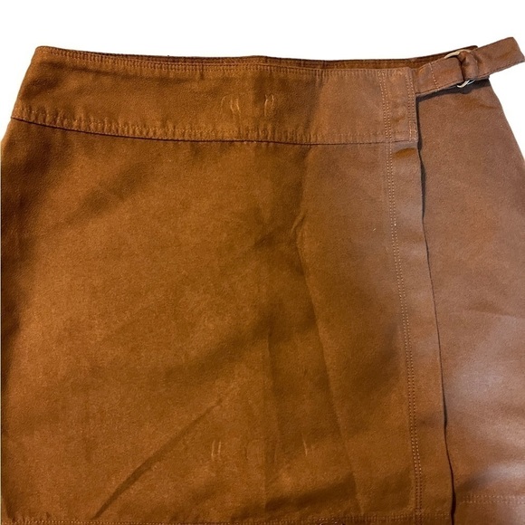 Hollister mock wrap mini skirt size 3 - Picture 5 of 8